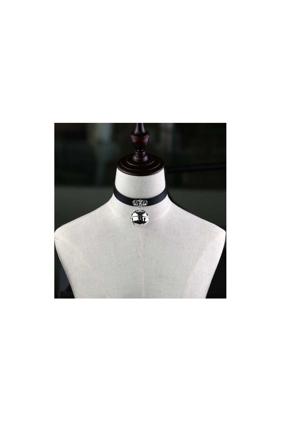 Collar BDSM con Cascabel